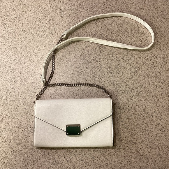 ♥️CLOSET CLEAROUT♥️ Express White Wallet Crossbody Bag - Picture 2 of 8